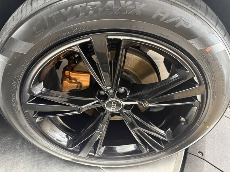 2023 Audi Q8 quattro Premium 55 TFSI