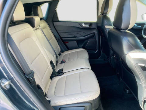 2022 Ford Escape Titanium
