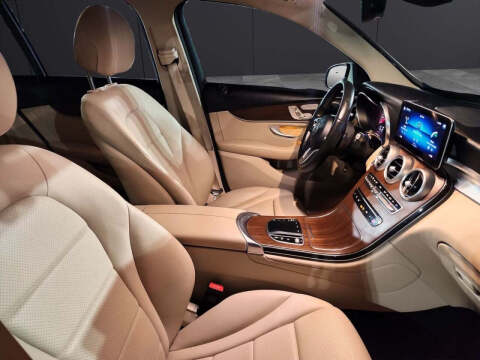 2021 Mercedes-Benz GLC GLC 300