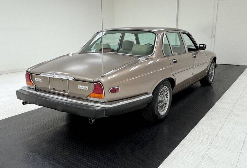 1986 Jaguar XJ-Series XJ6 Vanden Plas