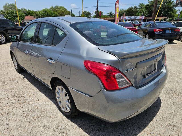 2014 Nissan Versa 1.6 SV