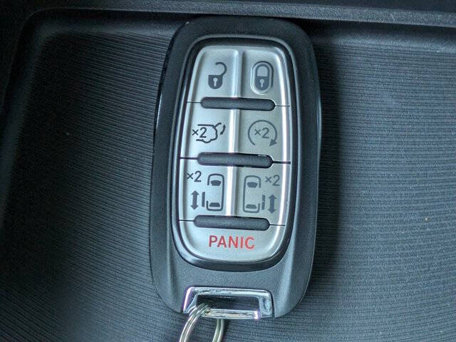 2026 Chrysler Voyager LX