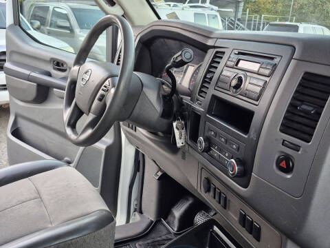 2014 Nissan NV 1500 S