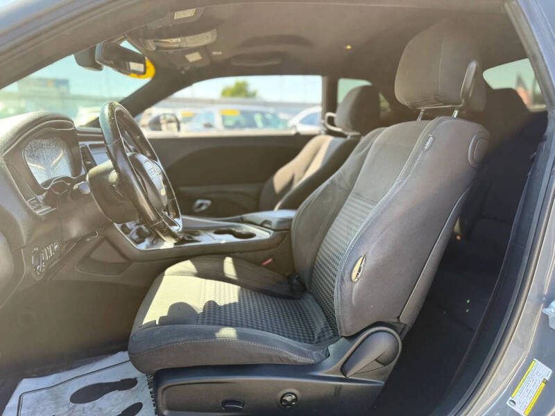2019 Dodge Challenger SXT