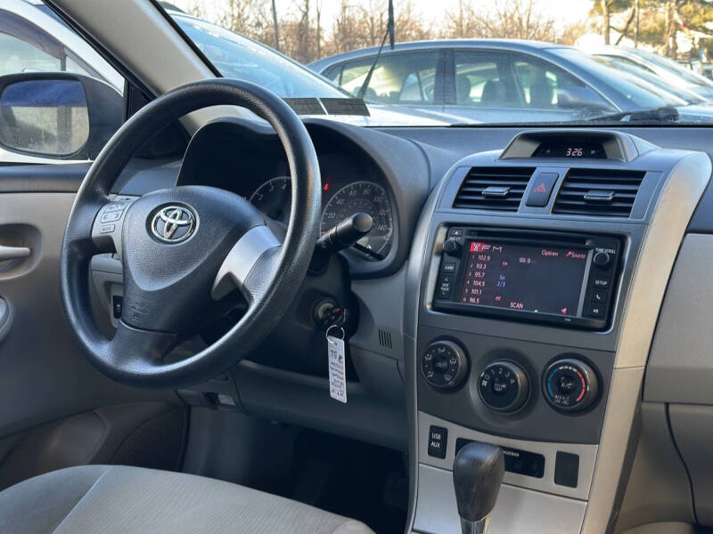 2013 Toyota Corolla LE