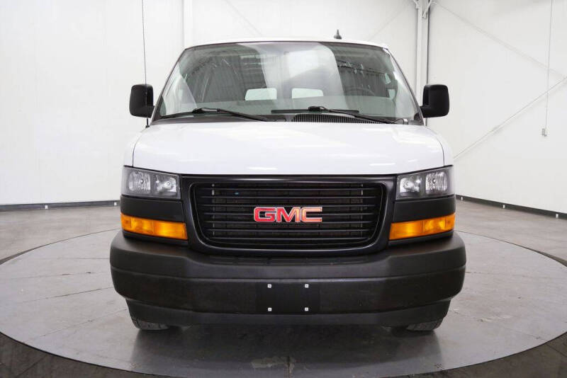 2022 GMC Savana 2500