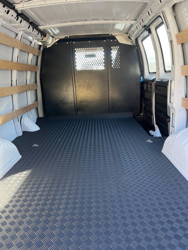 2024 Chevrolet Express 2500