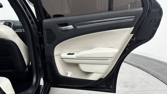 2021 Chrysler 300 Touring L