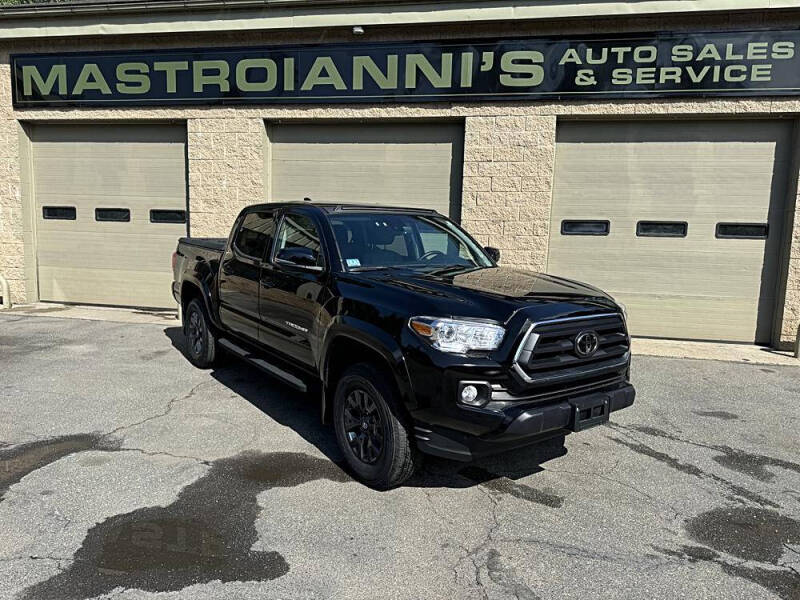 2023 Toyota Tacoma SR5's photo