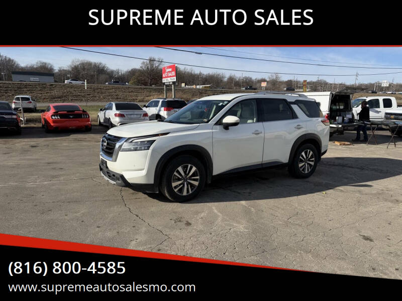 2023 Nissan Pathfinder SL's photo