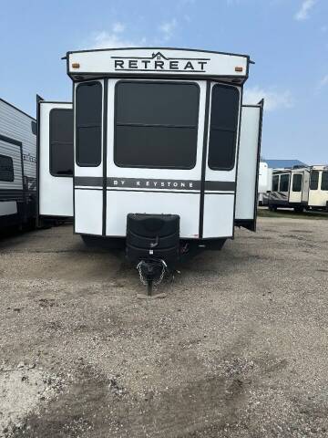 2022 Keystone Retreat 39 Loft for sale at Lakota RV - New Park Trailers in Lakota ND