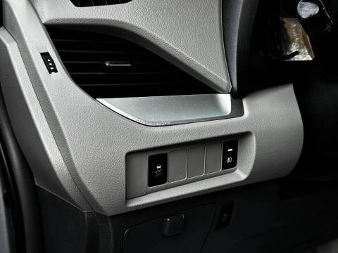 2015 Toyota Sienna LE 7-Passenger