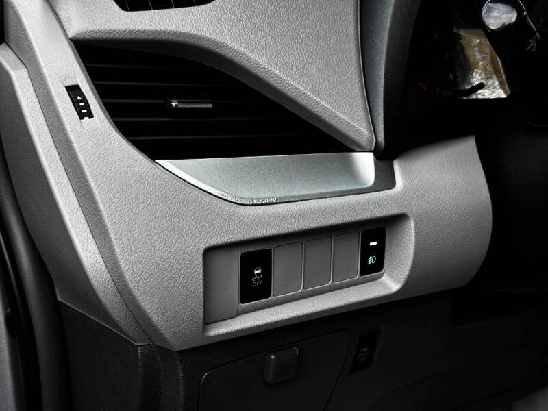 2015 Toyota Sienna LE 7-Passenger