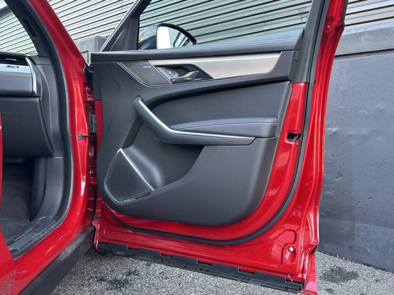 2025 Jaguar F-PACE P250 R-Dynamic S