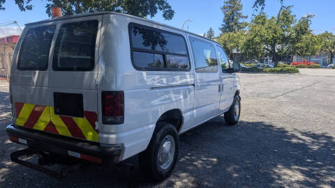 2004 Ford E-Series