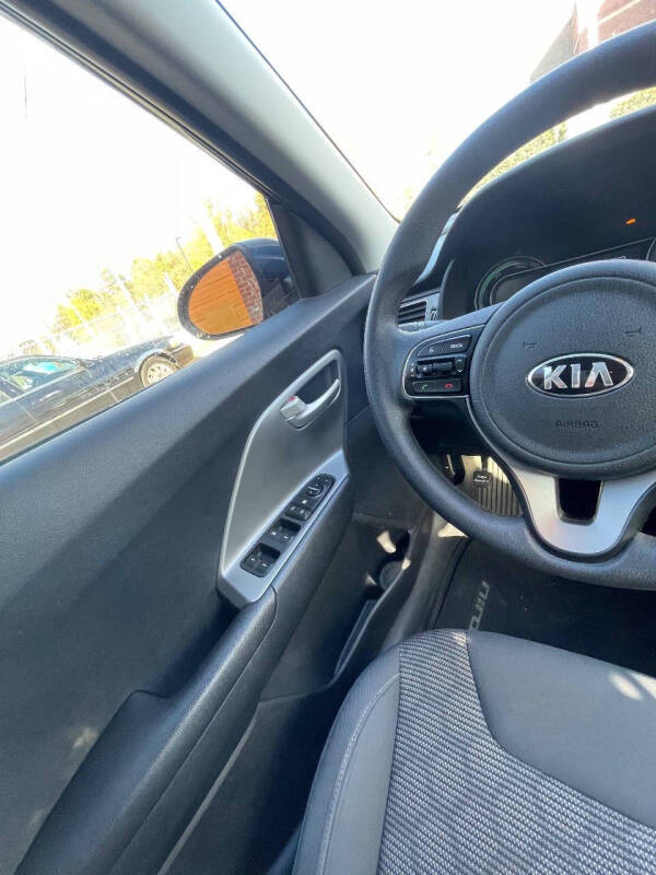 2018 Kia Niro LX photo 22