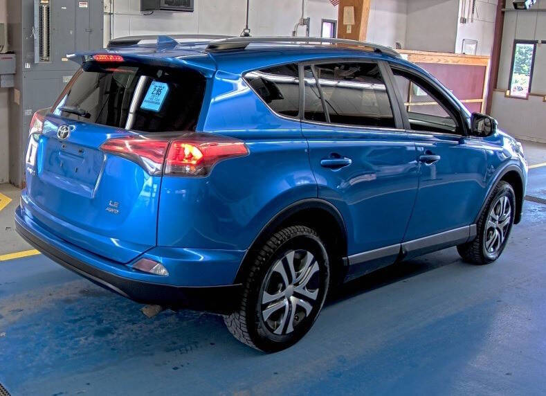 2017 Toyota RAV4 LE