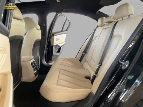 2023 BMW 3 Series 330e