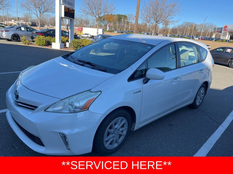 2013 Toyota Prius v Three