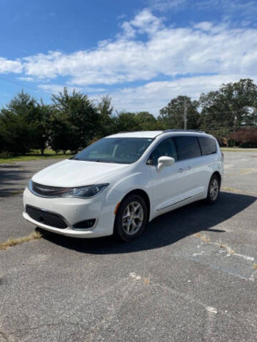 2017 Chrysler Pacifica Touring-L Plus