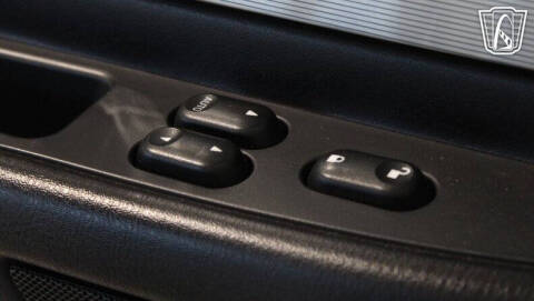 2004 Ford Thunderbird Deluxe