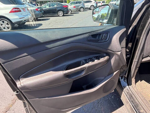 2017 Ford Escape S
