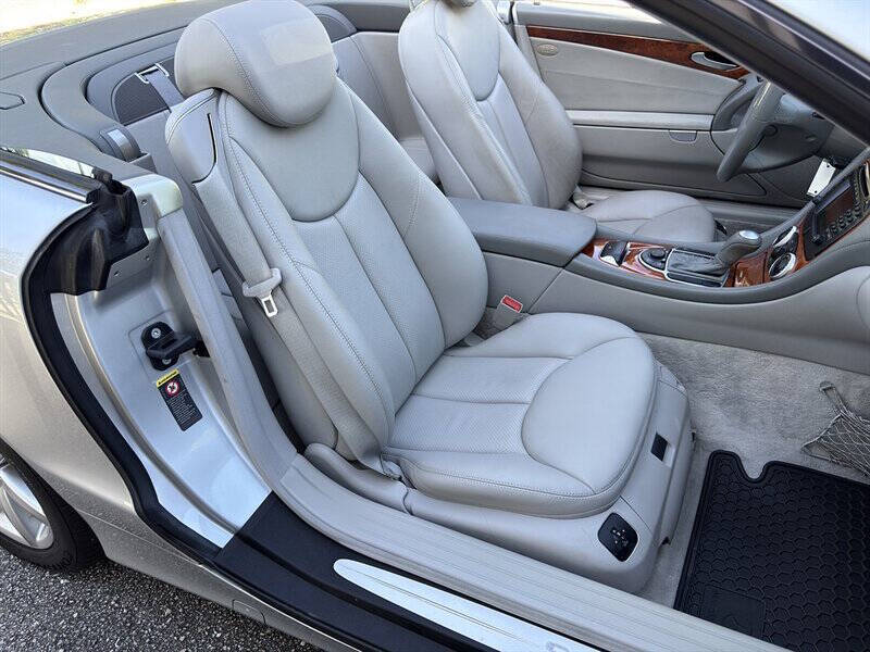 2003 Mercedes-Benz SL-Class 25