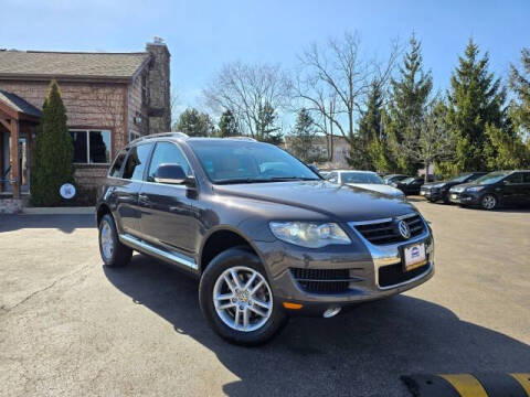 2008 Volkswagen Touareg 2 for sale at Little House of Cars in Crystal Lake IL