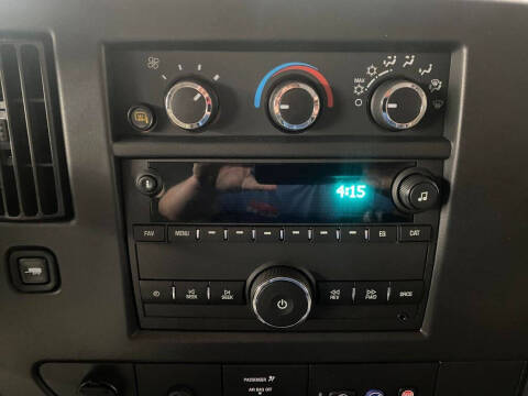 2025 Chevrolet Express 3500