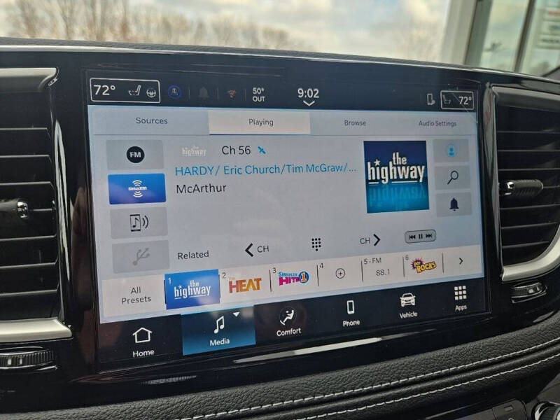 2026 Chrysler Pacifica Select