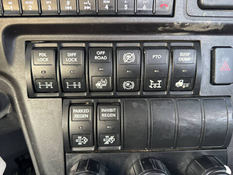 2021 International RH613