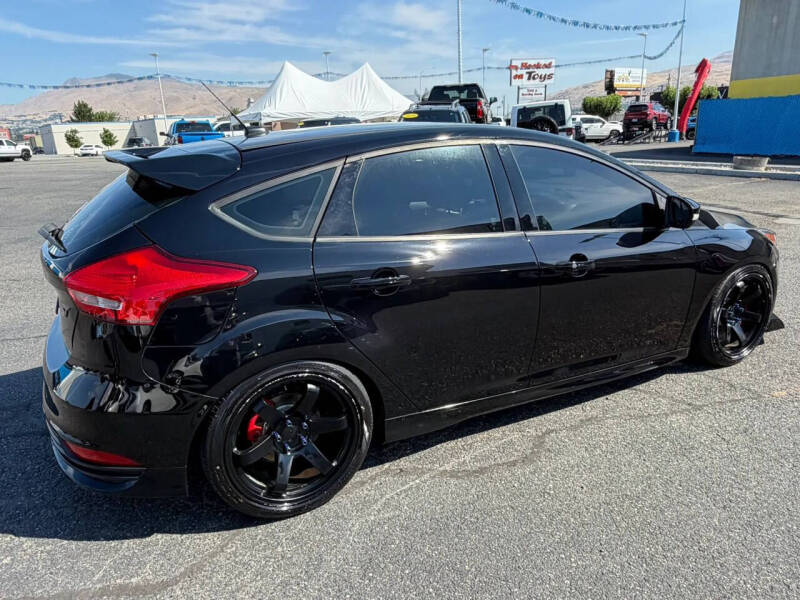 2018 Ford Focus ST