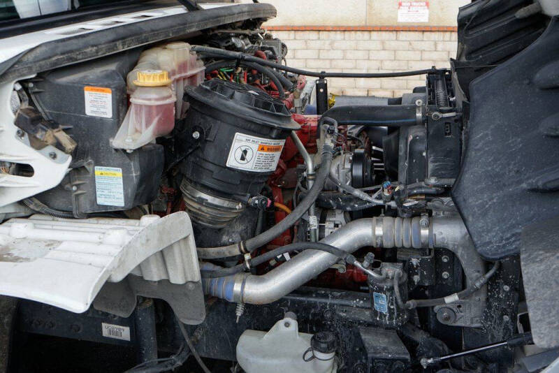 2023 Freightliner M2 106
