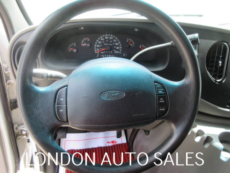 2001 Ford E-Series E-350 SD XLT