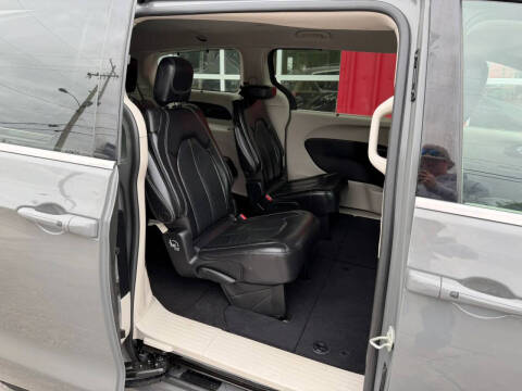 2022 Chrysler Pacifica Touring L