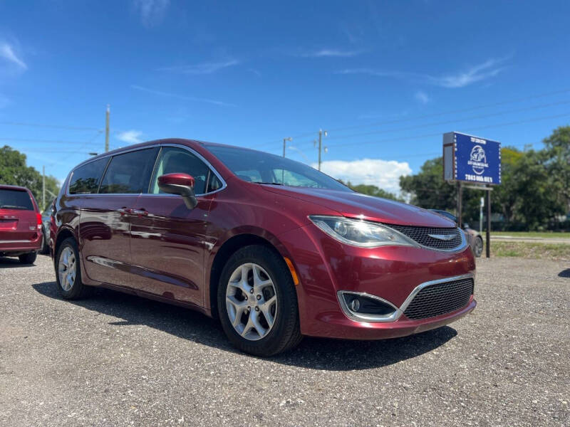 2017 Chrysler Pacifica Touring Plus
