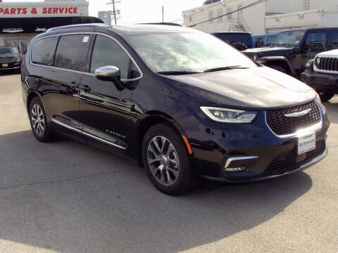 2025 Chrysler Pacifica Plug-In Hybrid for sale at Berman Chrysler Dodge Jeep Ram in Oak Lawn IL