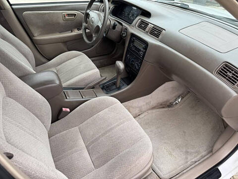 2000 Toyota Camry