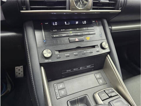 2017 Lexus IS 200t