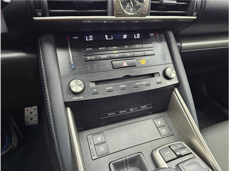 2017 Lexus IS 200t