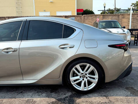 2023 Lexus IS 300