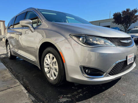 2018 Chrysler Pacifica Touring L