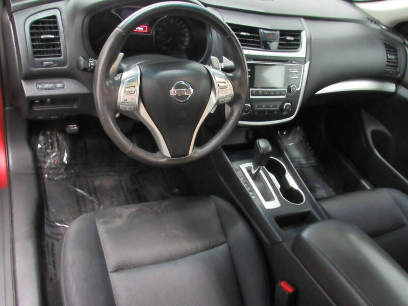 2016 Nissan Altima 2.5 SR