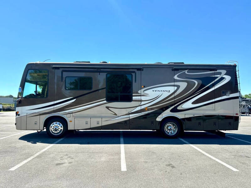 2014 Freightliner XCR Chassis