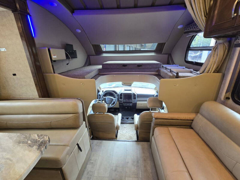 2020 Thor Motor Coach Omni