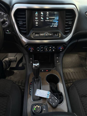 2017 GMC Acadia SLE-2