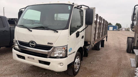 2013 Hino 195