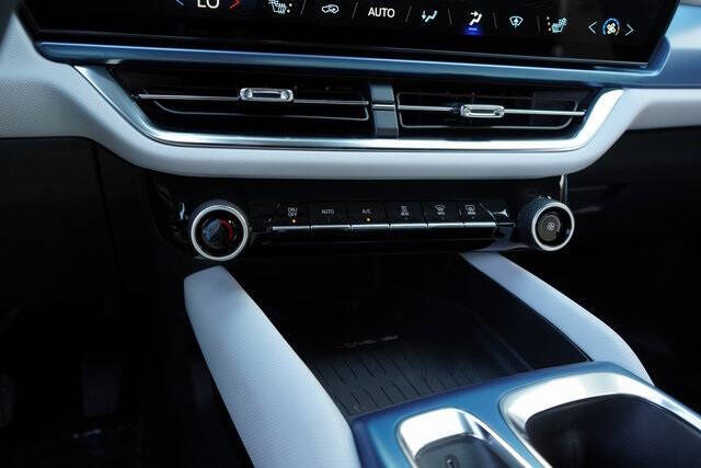 2025 Chevrolet Equinox EV LT 2