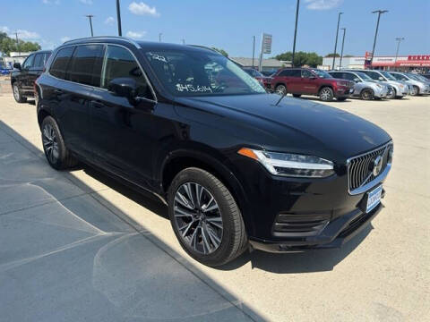 2022 Volvo XC90 T6 Momentum 7-Passenger