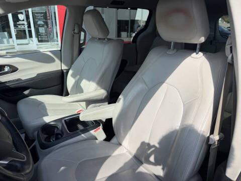 2018 Chrysler Pacifica Touring L Plus